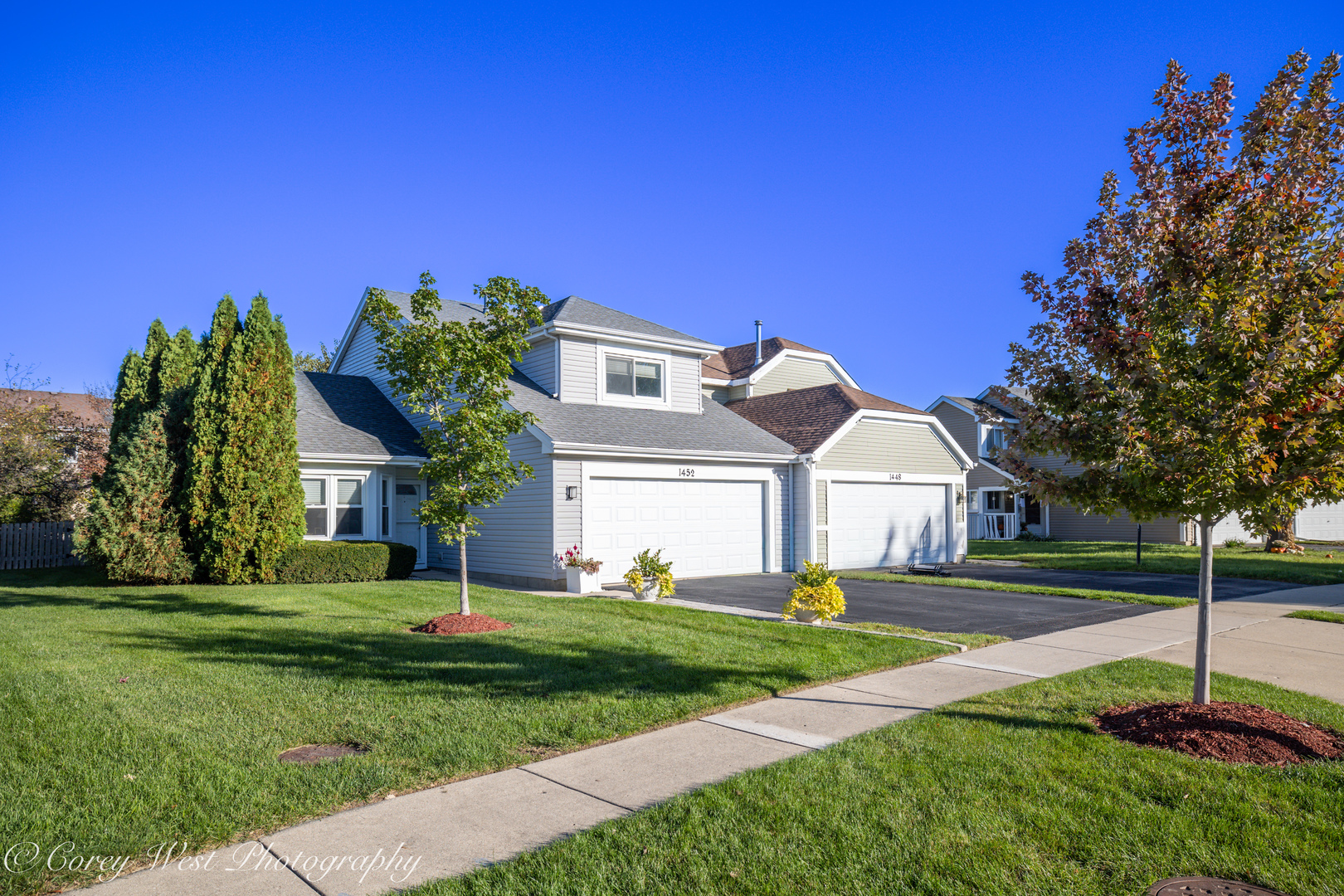 1452 S PEMBROKE Drive, South Elgin IL 60177