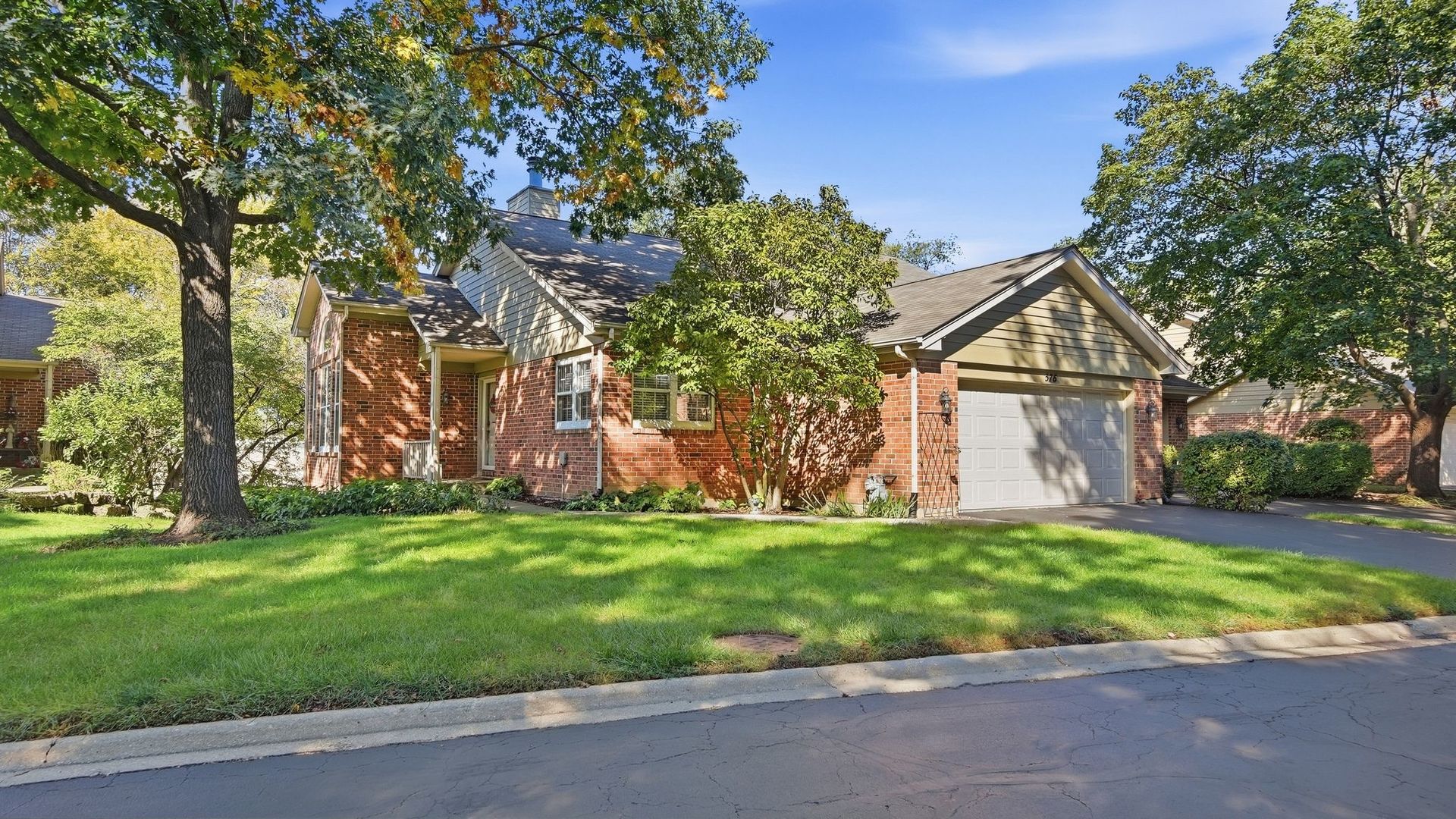 576 Shagbark Drive, Elgin IL 60123