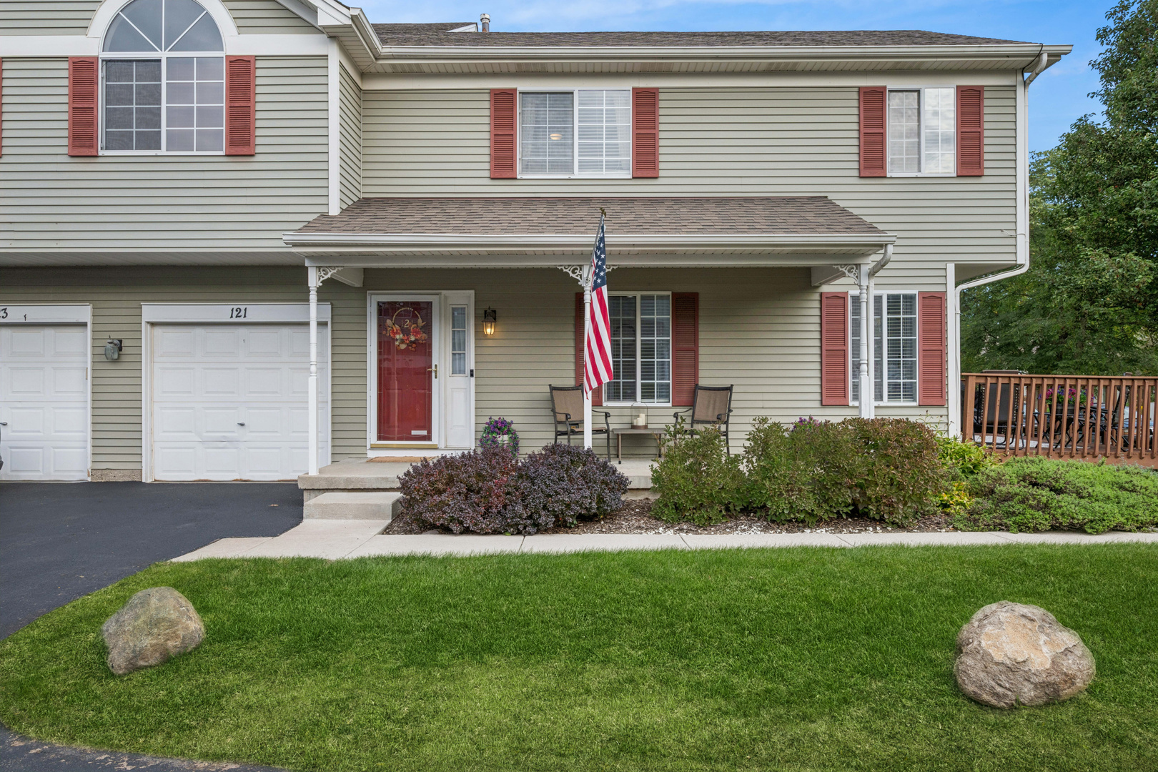 121 Village Creek Drive Unit 121, Lake In The Hills IL 60156