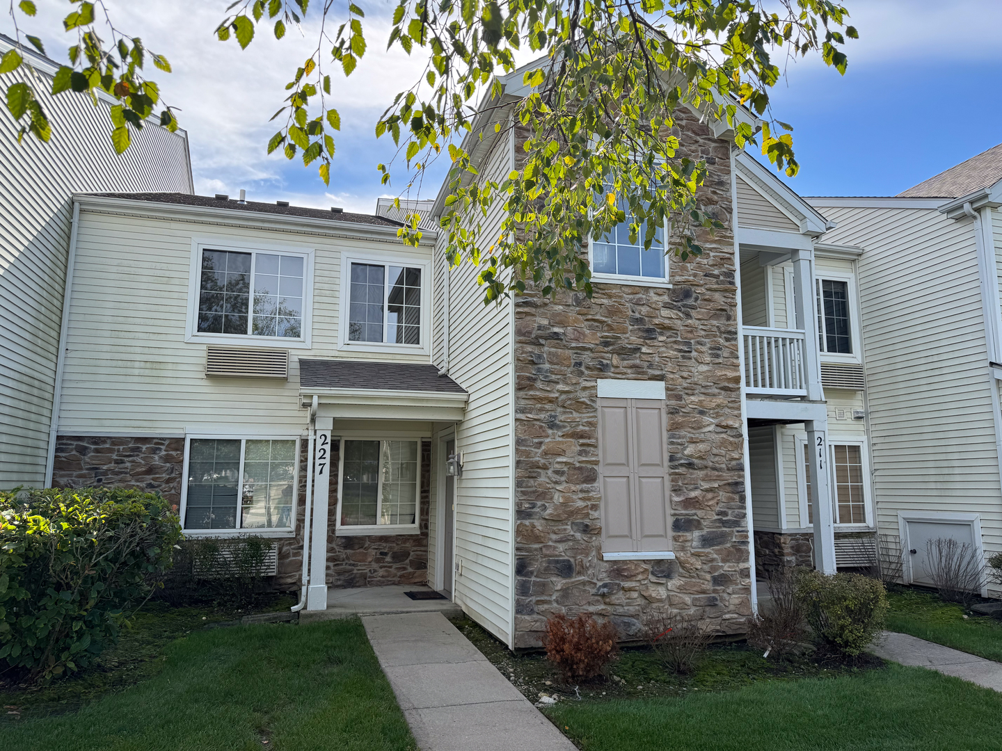 227 Silverstone Drive Unit 227, Carpentersville IL 60110