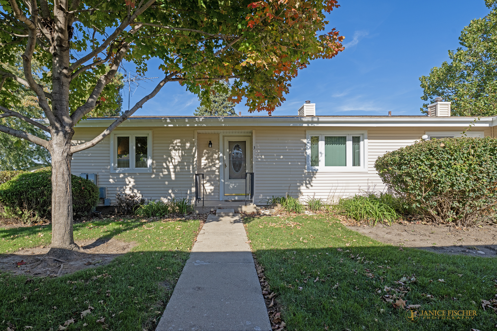 819 Wiltshire Drive Unit 3, Mchenry IL 60050
