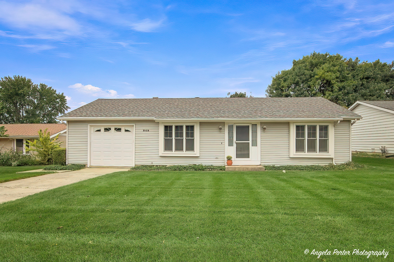 948 Wiltshire Drive, Mchenry IL 60050