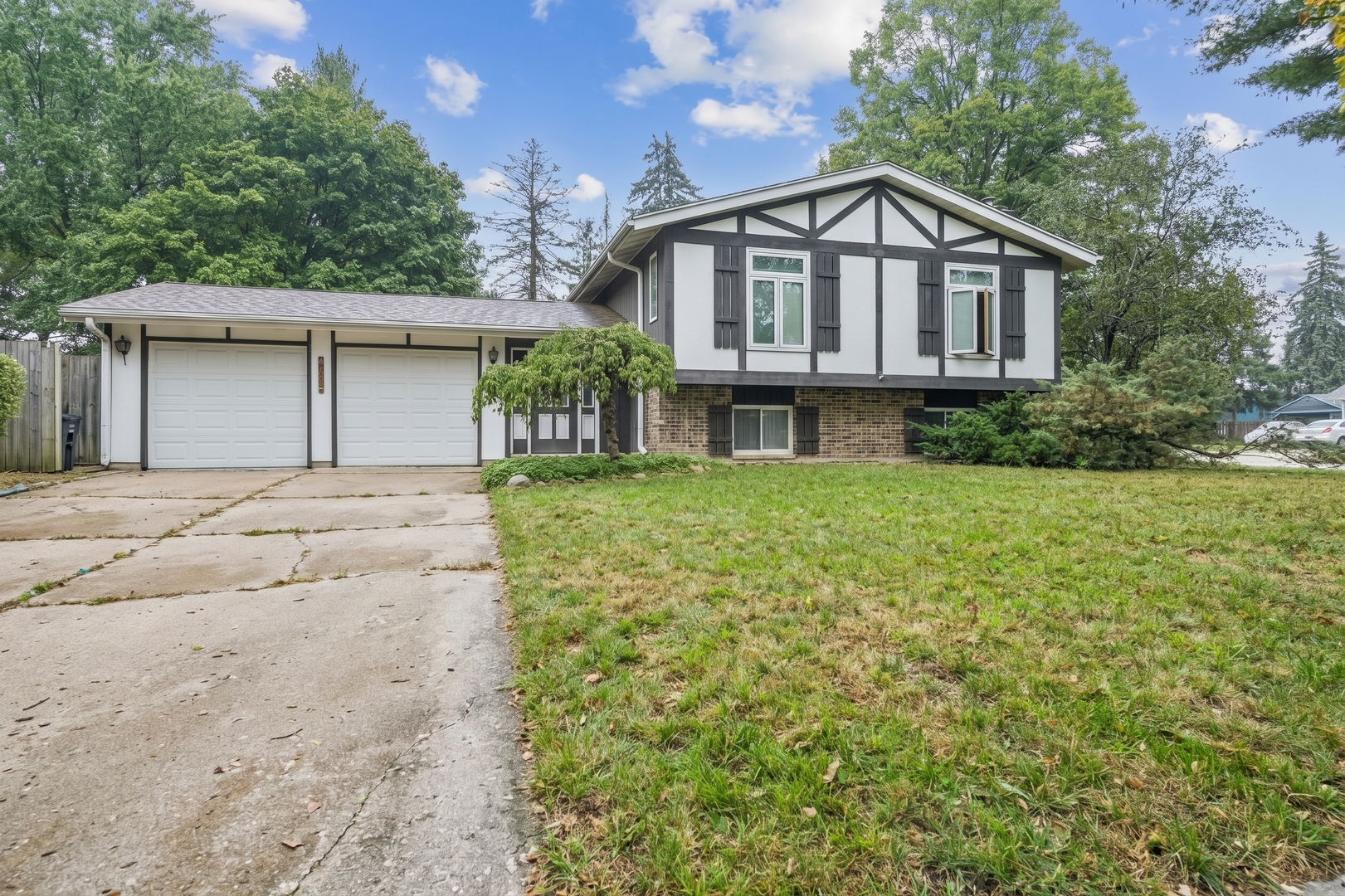1013 Cardiff Drive, Crystal Lake IL 60014