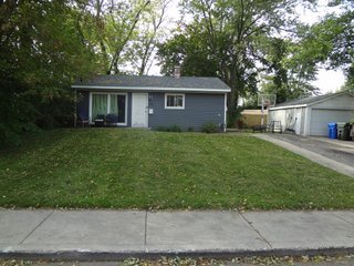 118 Hickory Drive, Carpentersville IL 60110