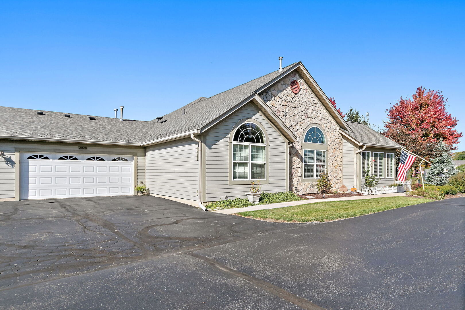 2020 Olmstead Drive Unit 2020, Woodstock IL 60098