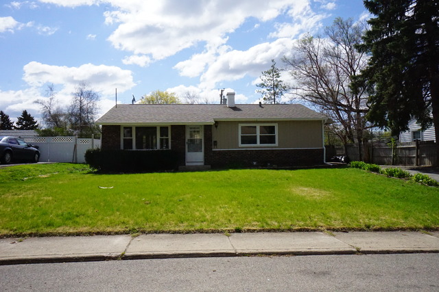 108 Mora Road, Carpentersville IL 60110