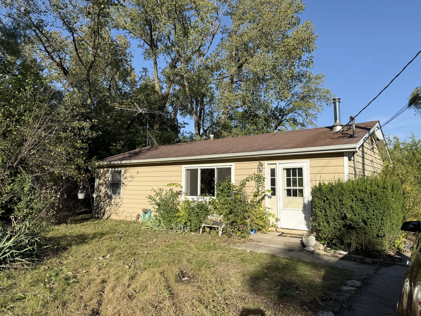85 Hilldale Road, Fox Lake IL 60020