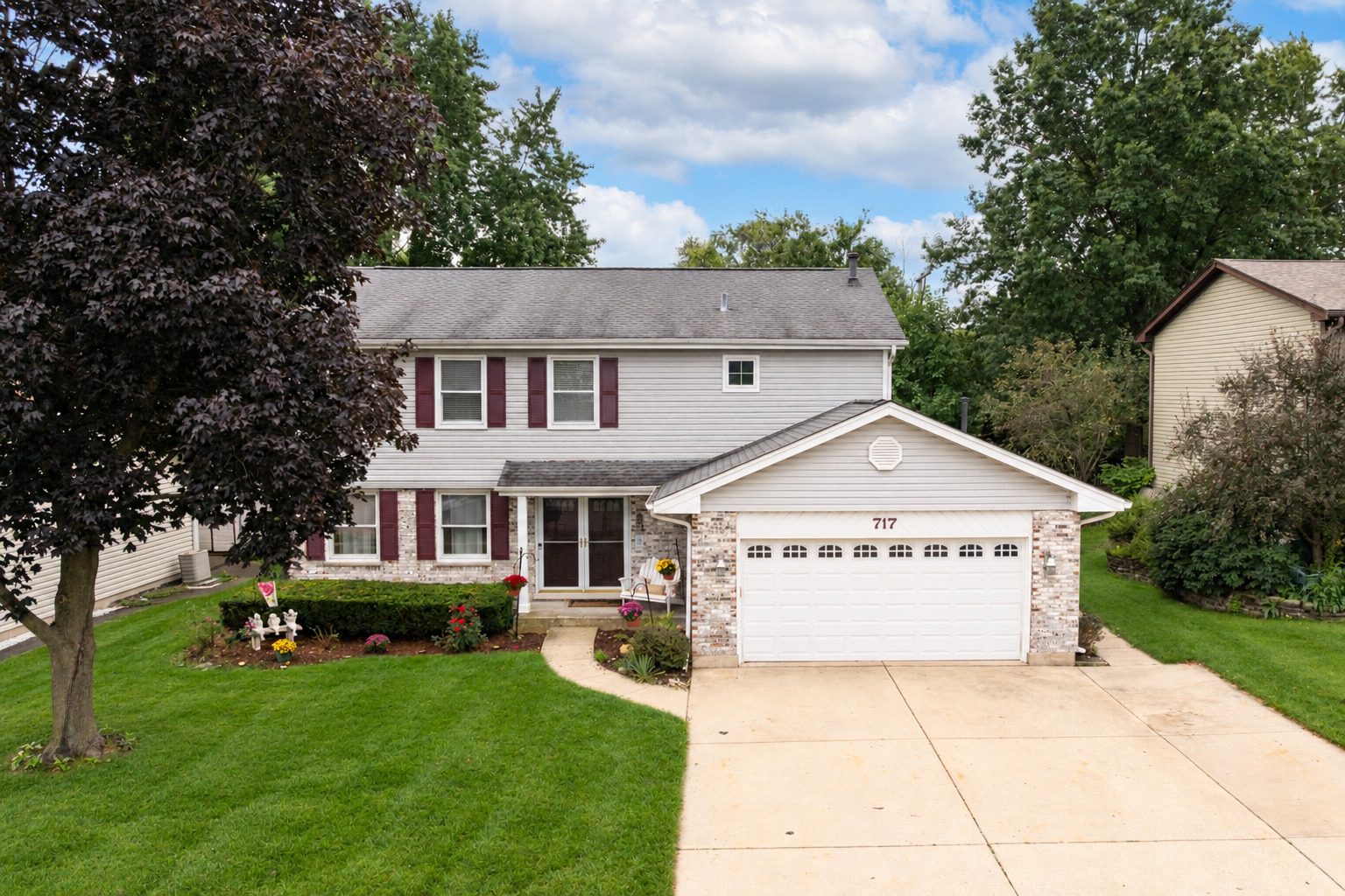 717 S Point Drive, Schaumburg IL 60193