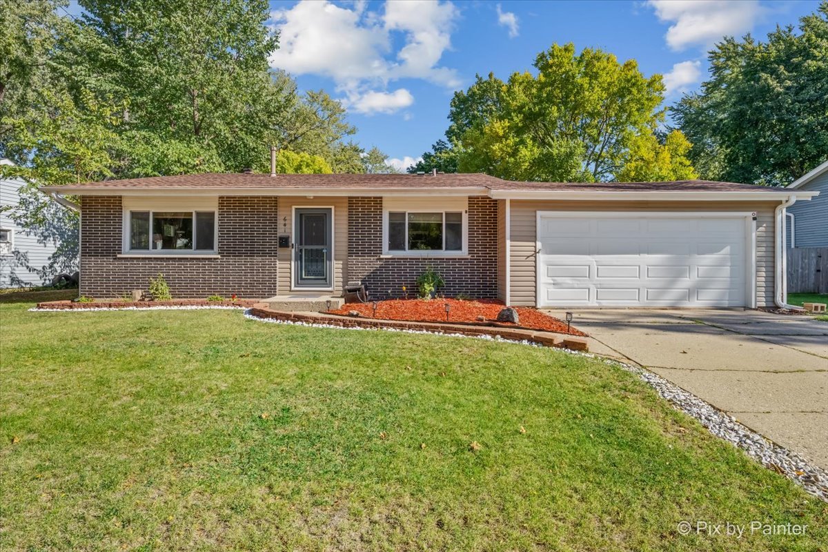 641 Nottingham Lane, Crystal Lake IL 60014