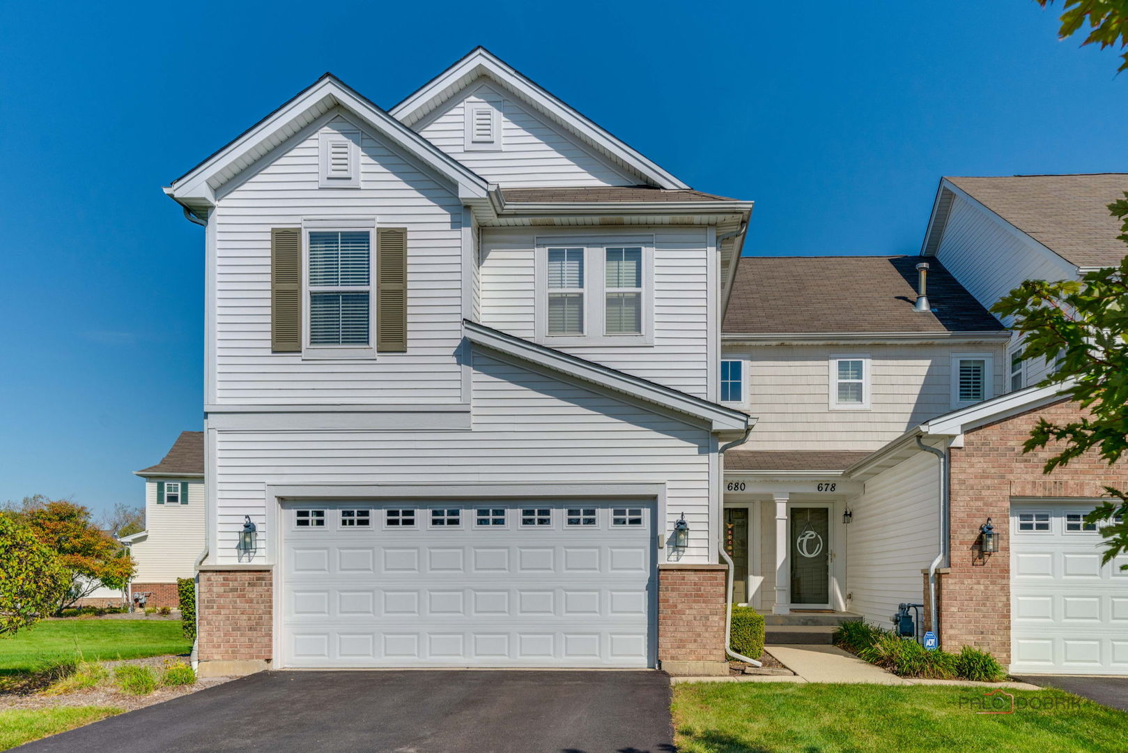 680 Acadia Circle, Crystal Lake IL 60014