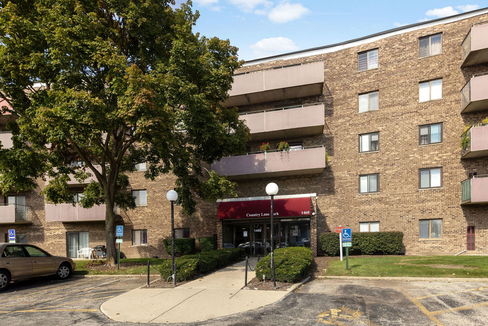 1460 FAIRLANE Drive Unit 515, Schaumburg IL 60193