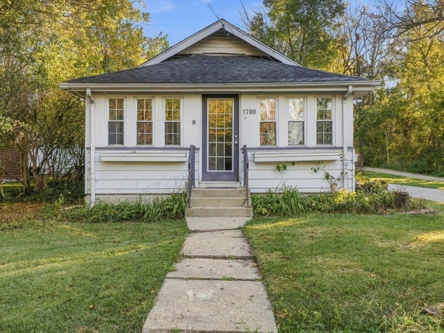 1700 Riverside Avenue, St. Charles IL 60174