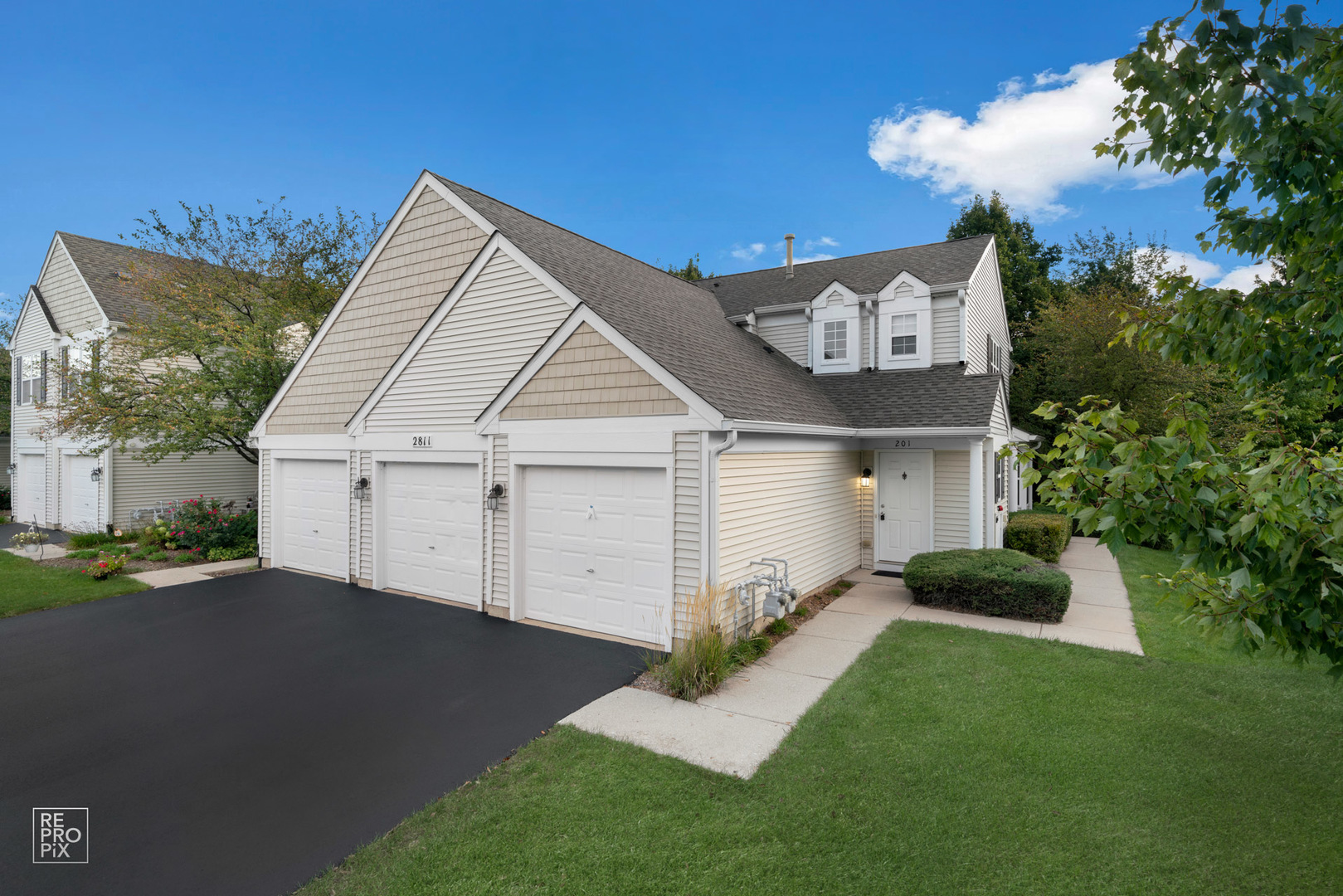 2811 Rutland Circle Unit 201, Naperville IL 60564