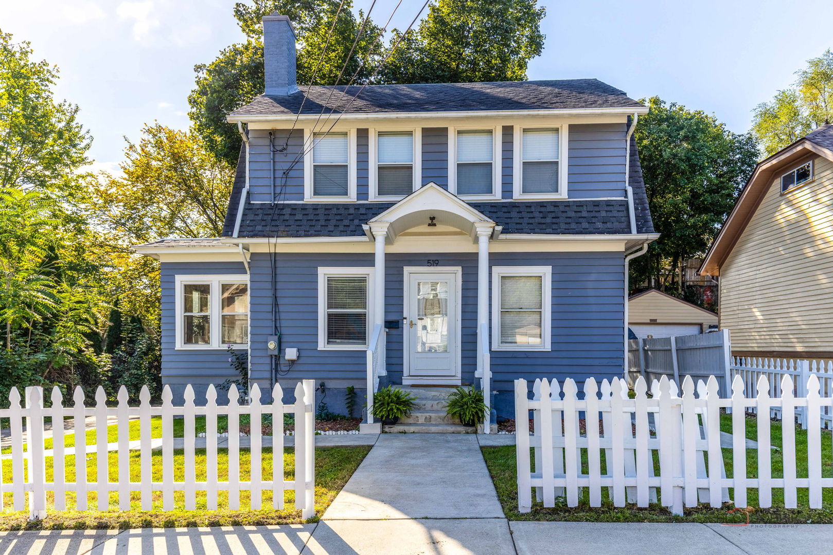 519 Laurel Street, Elgin IL 60120