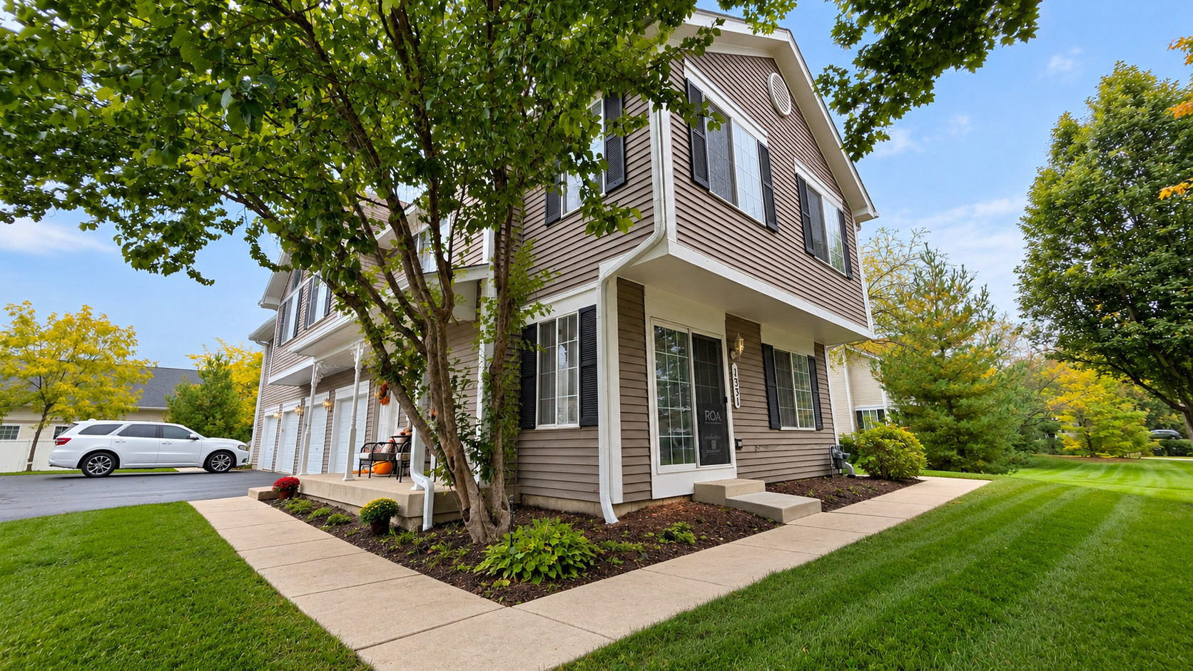 1331 Lowell Drive, South Elgin IL 60177