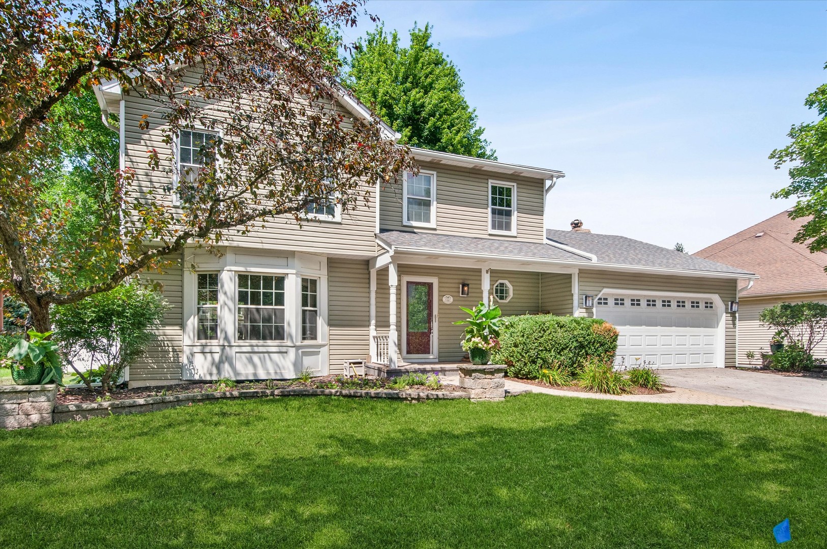 1527 Abbotsford Drive, Naperville IL 60563