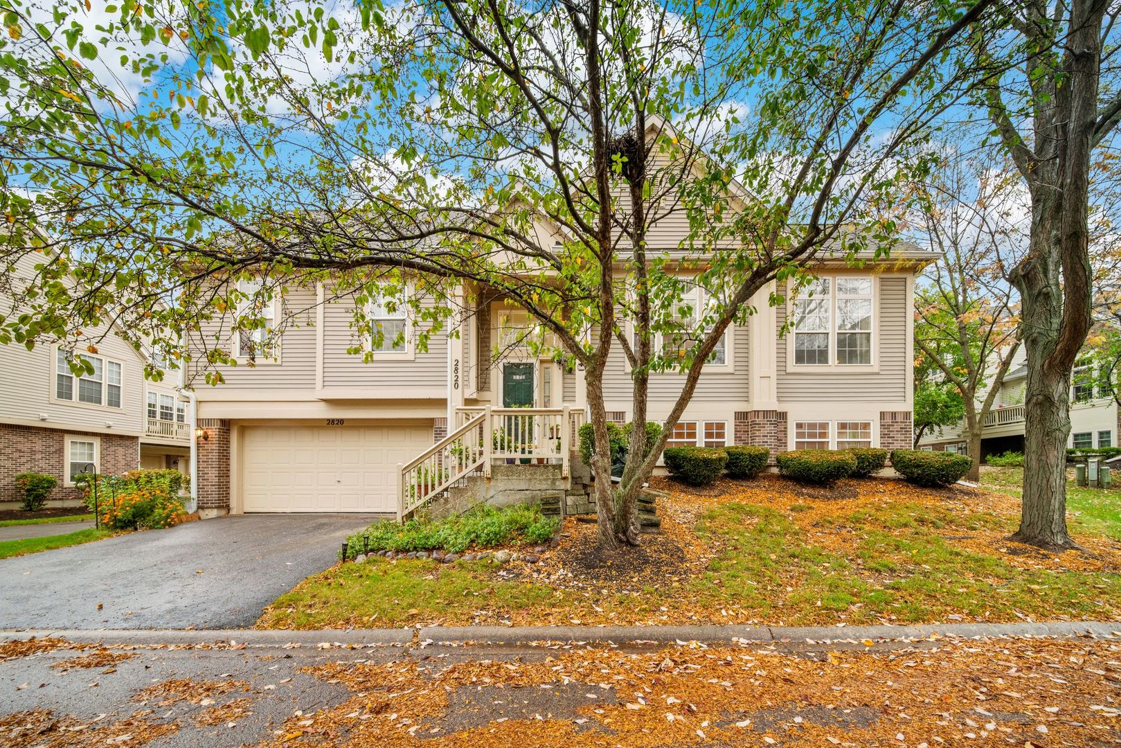 2820 N GREENWOOD Avenue, Arlington Heights IL 60004