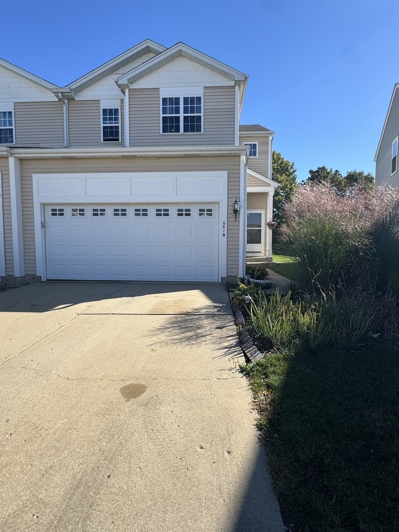 661 Fieldcrest Drive Unit B, South Elgin IL 60177