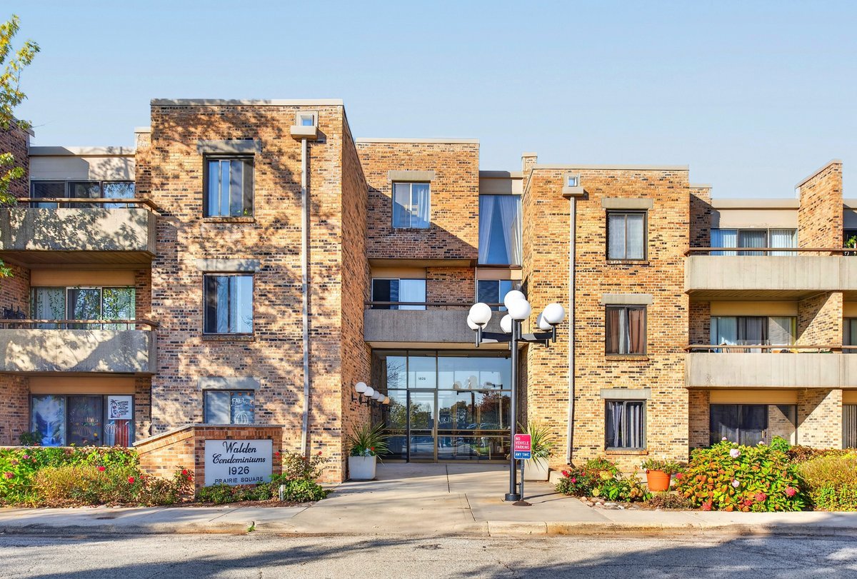 1926 Prairie Square Unit 220B, Schaumburg IL 60173