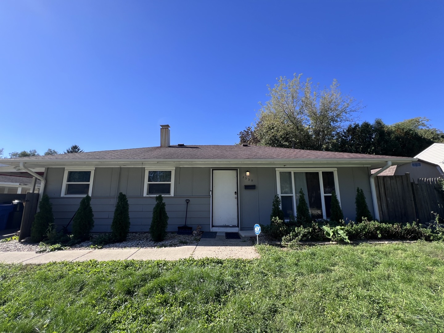 2335 Arrow Street, Carpentersville IL 60110