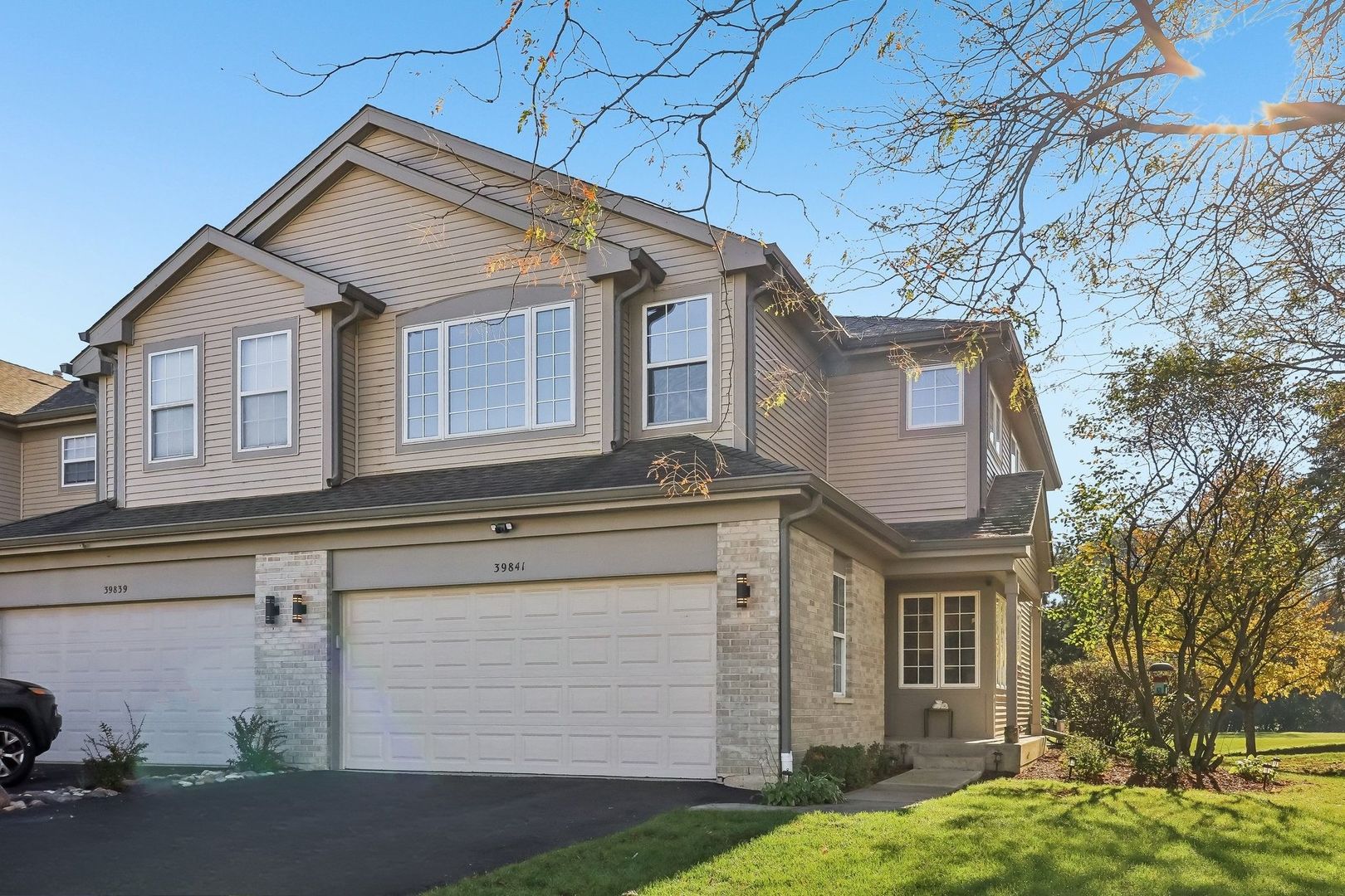 39841 N Long Drive Unit 8, Antioch IL 60002