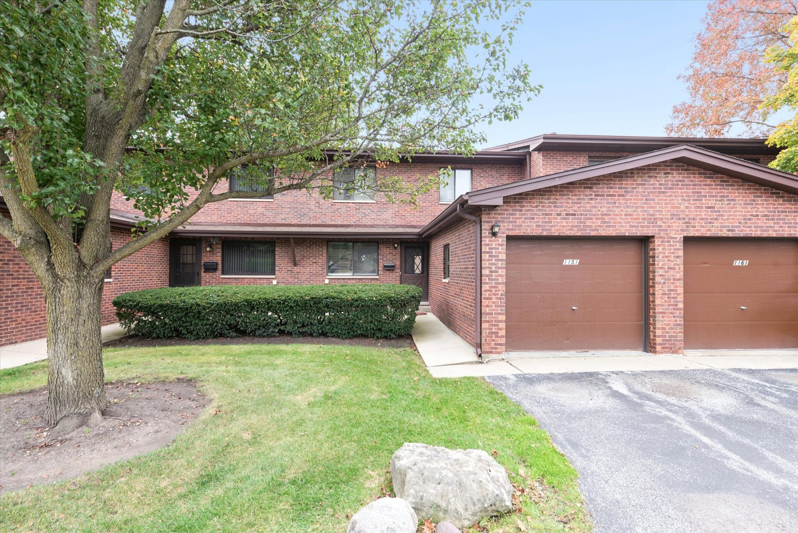 1151 GENEVA Lane, Lake Zurich IL 60047