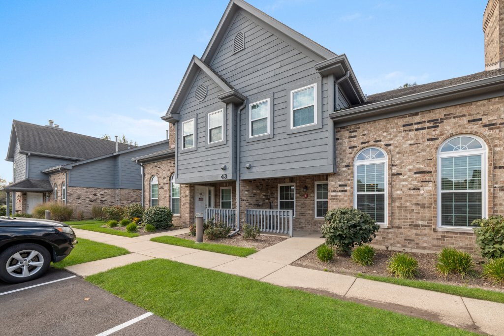 43 Foxcroft Road Unit 119, Naperville IL 60565