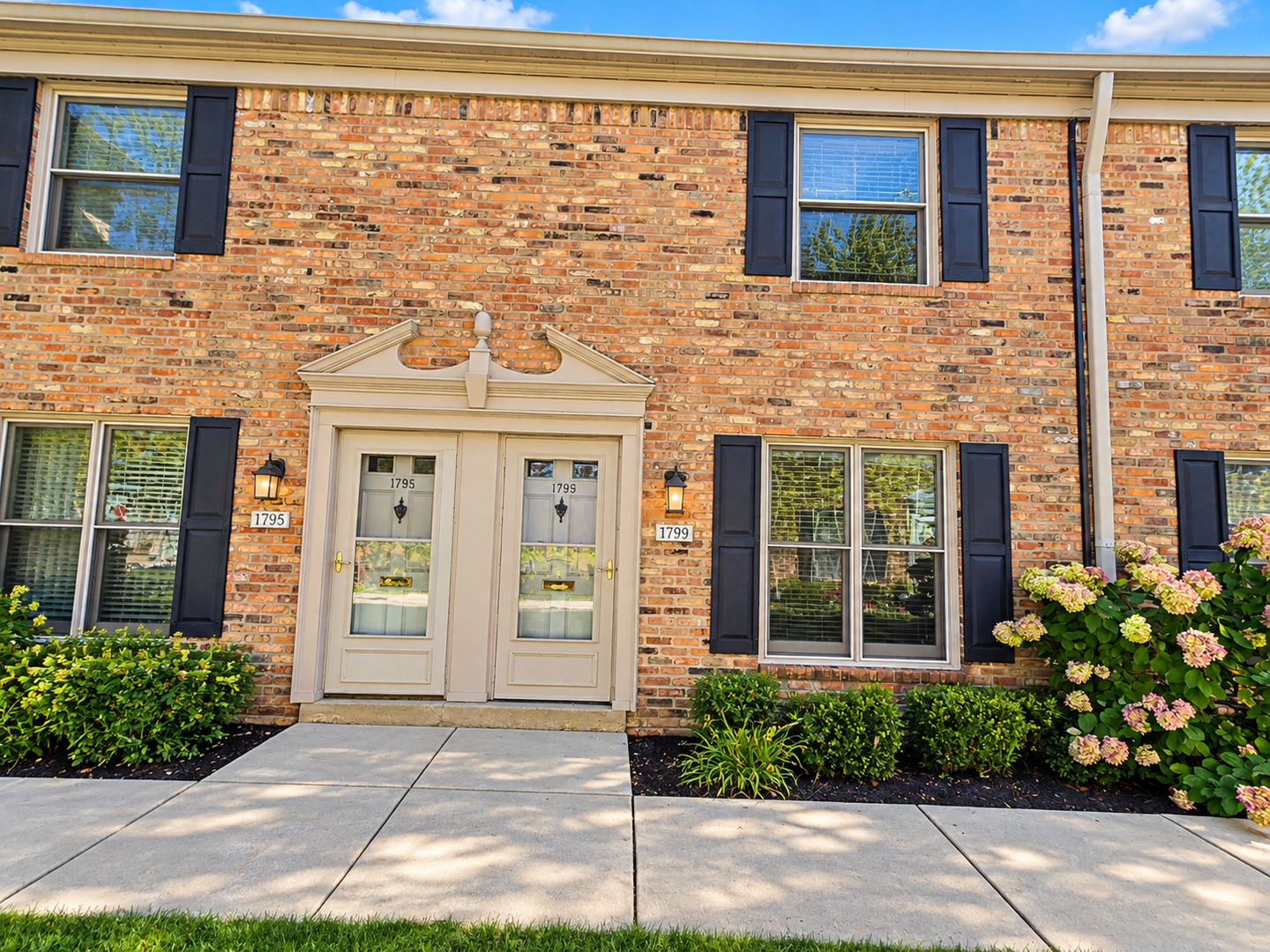 1799 Sessions Walk, Hoffman Estates IL 60169