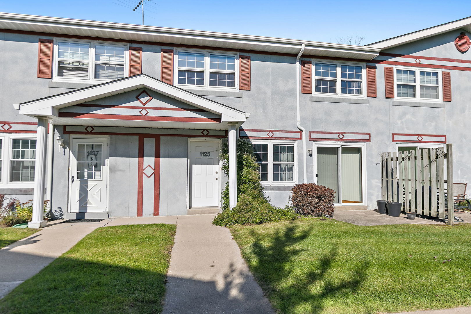 1125 Greenwood Circle, Woodstock IL 60098