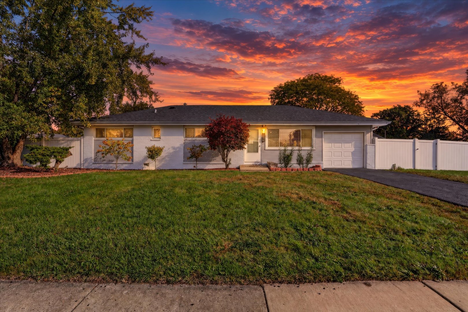 310 Maricopa Lane, Hoffman Estates IL 60169