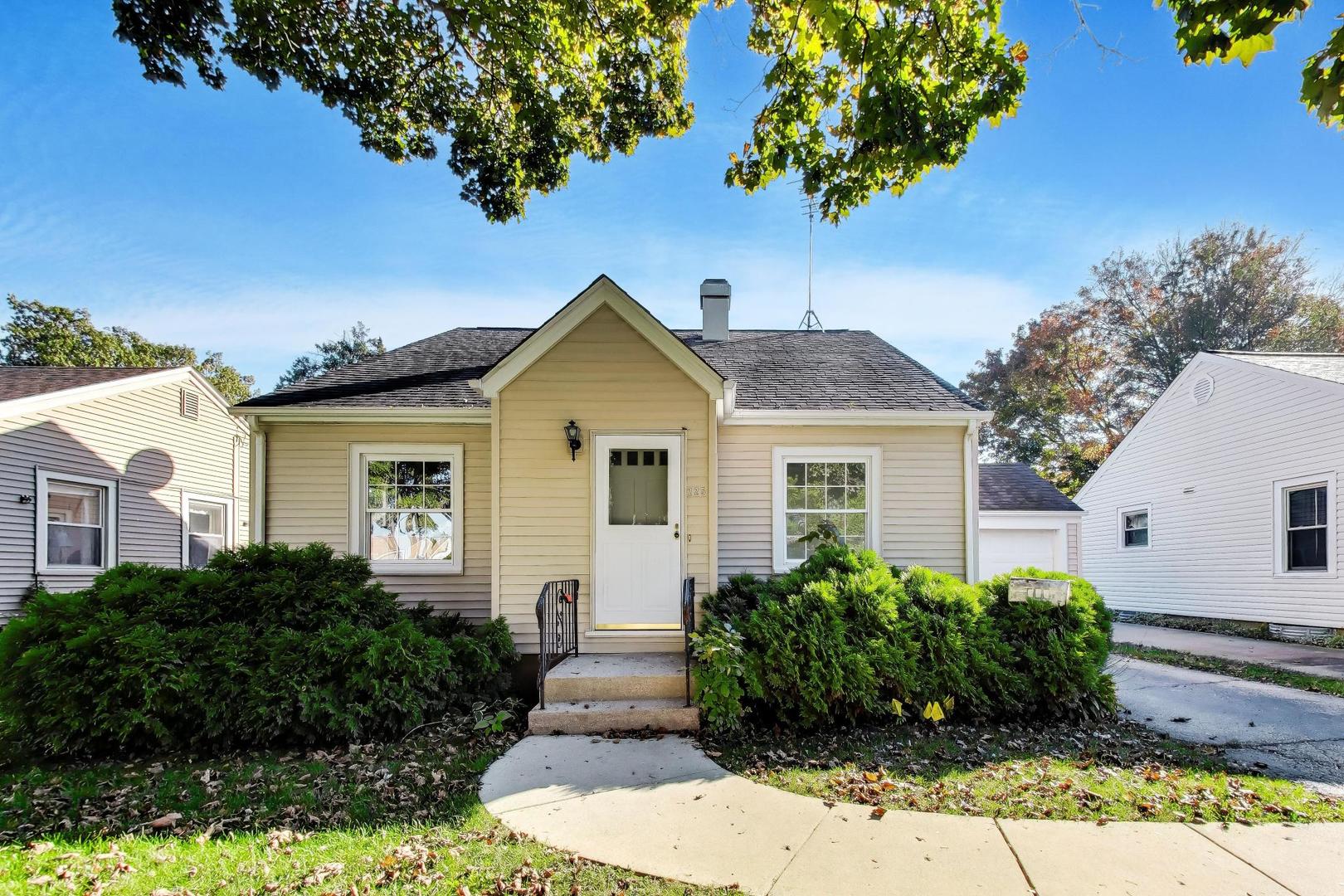 225 S Aldine Avenue, Elgin IL 60123