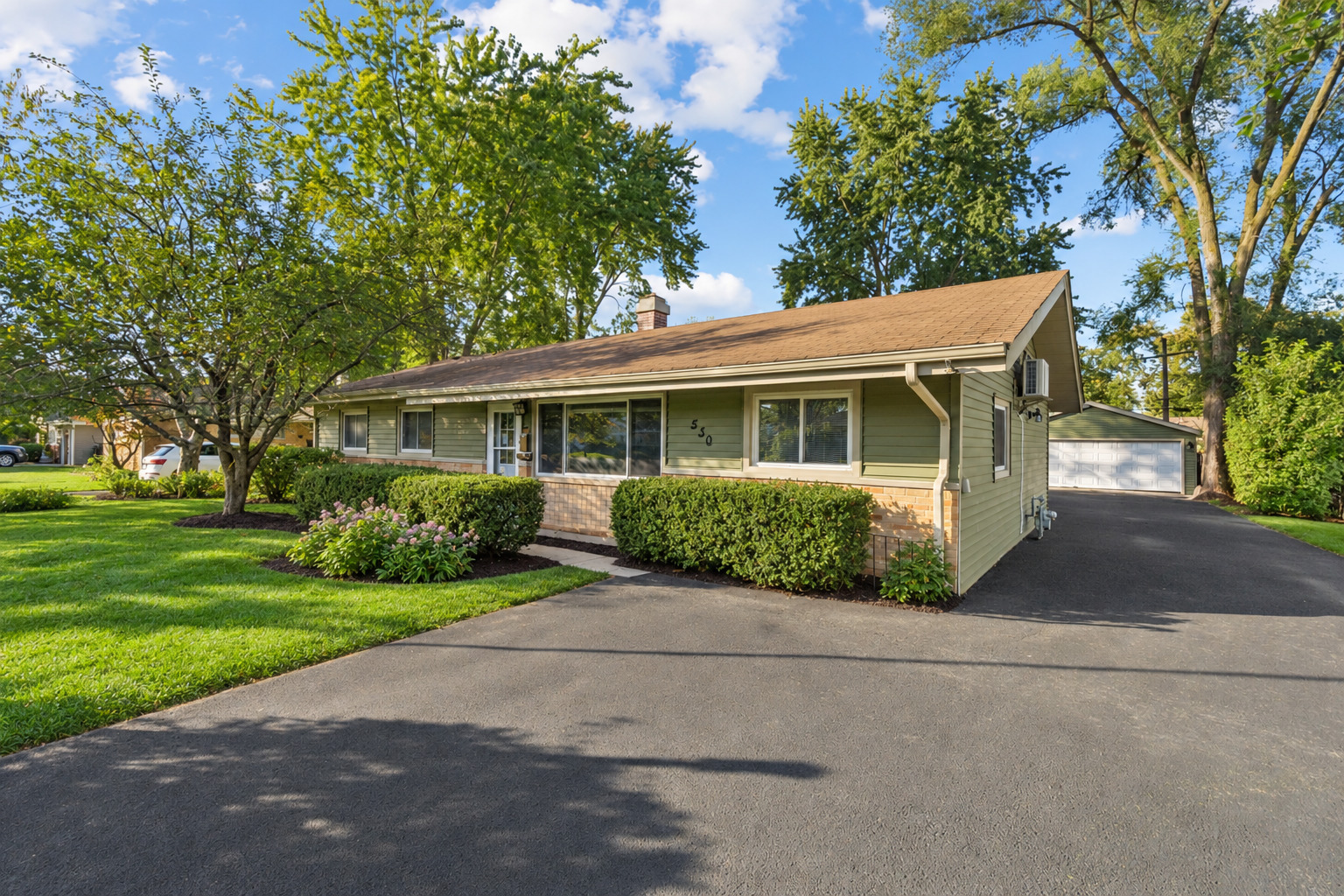 530 Maywood Lane, Hoffman Estates IL 60169