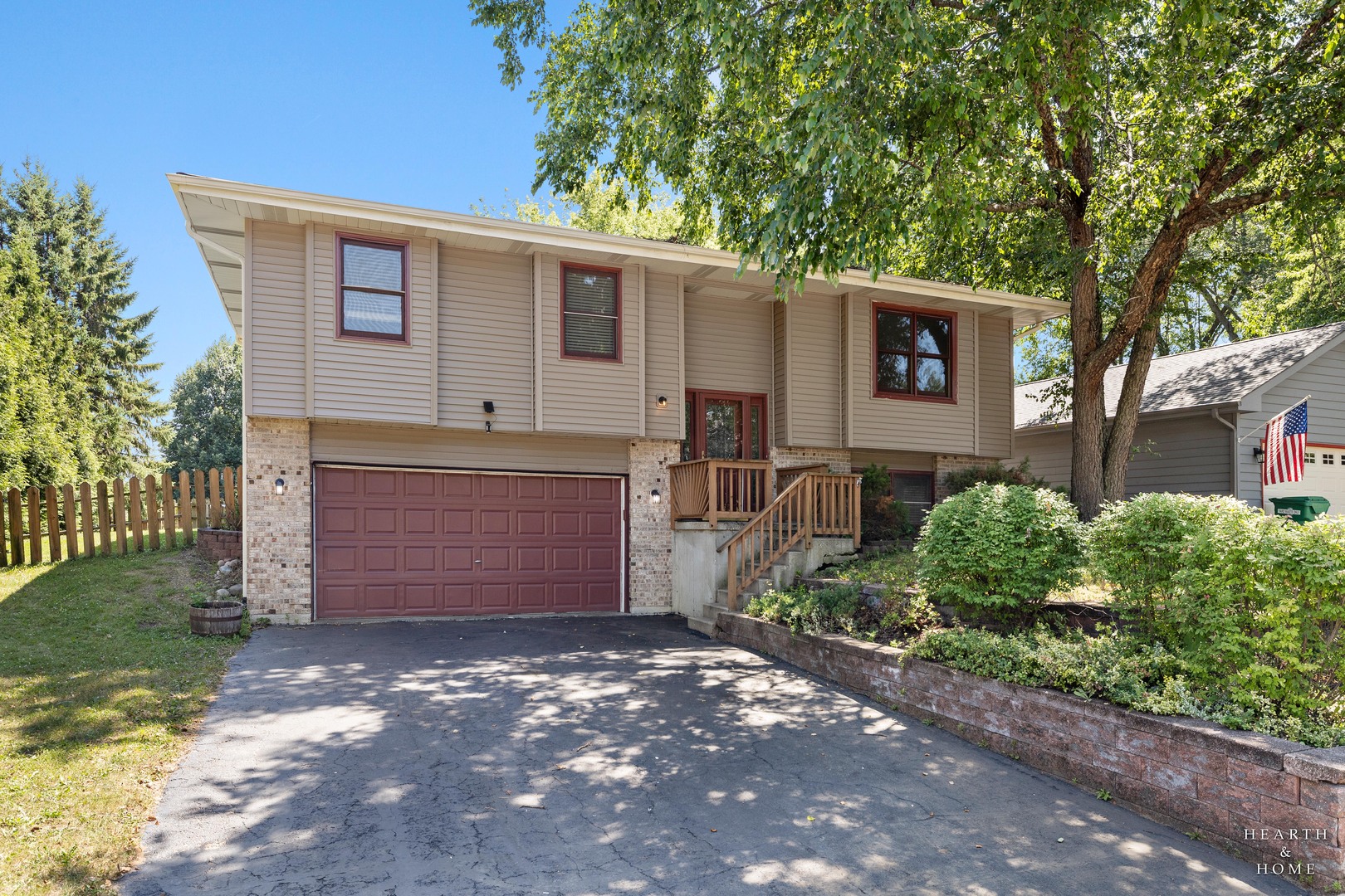 558 Barbary Lane, Woodstock IL 60098