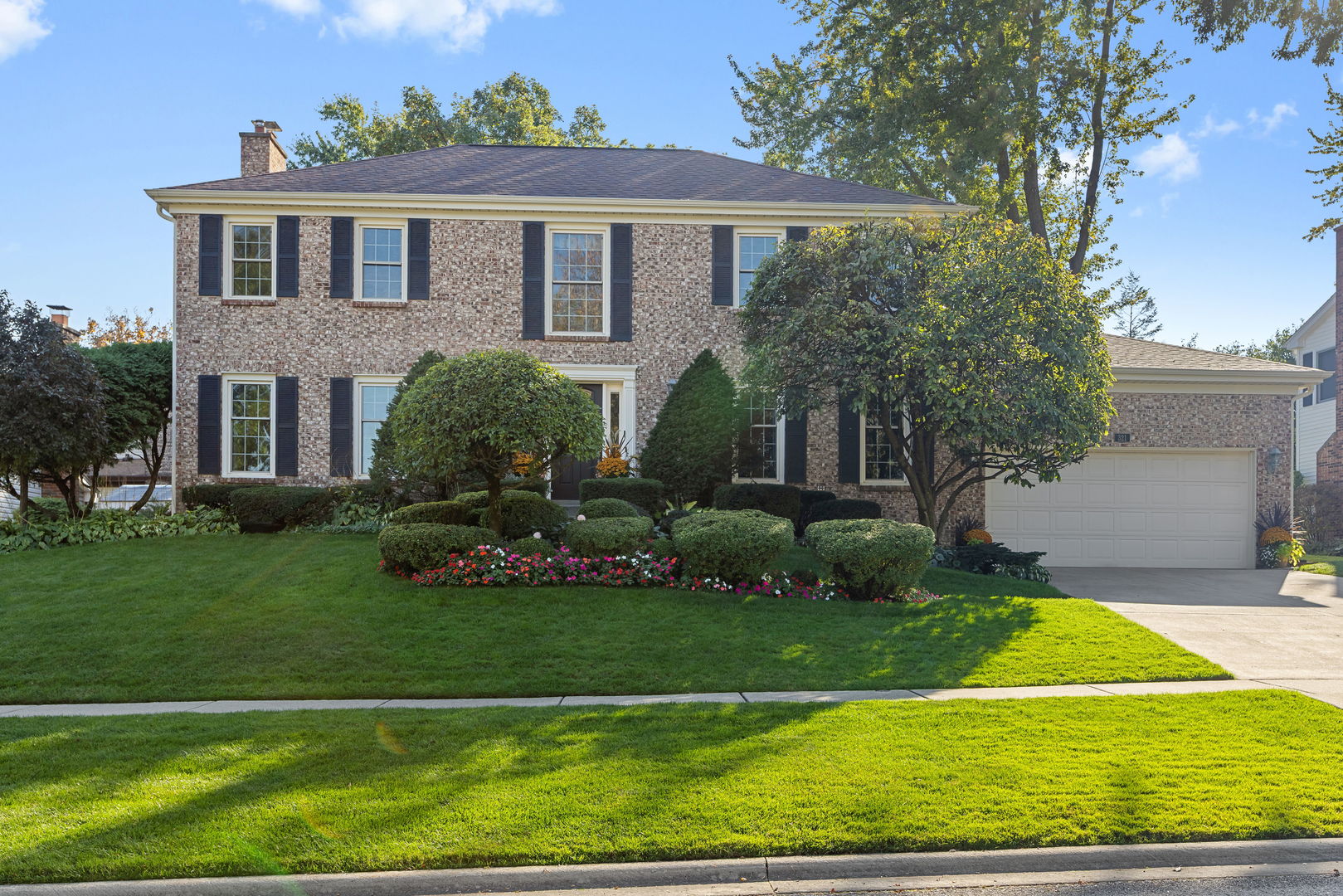 321 Forest Lane, Schaumburg IL 60193