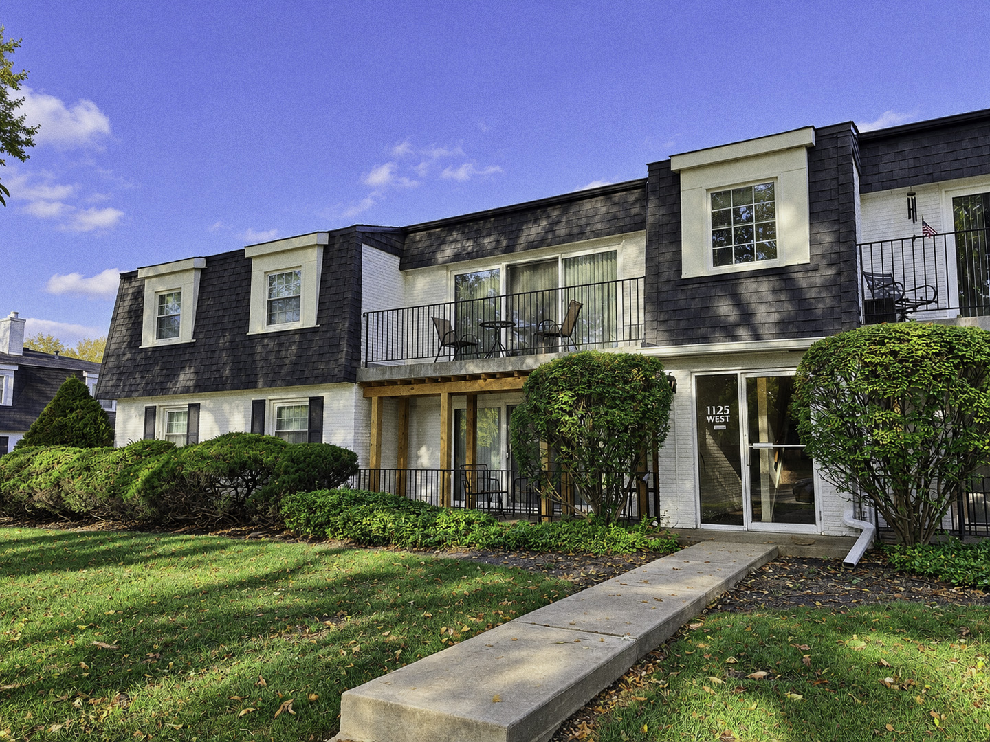 1125 Royal St George Drive Unit 108, Naperville IL 60563