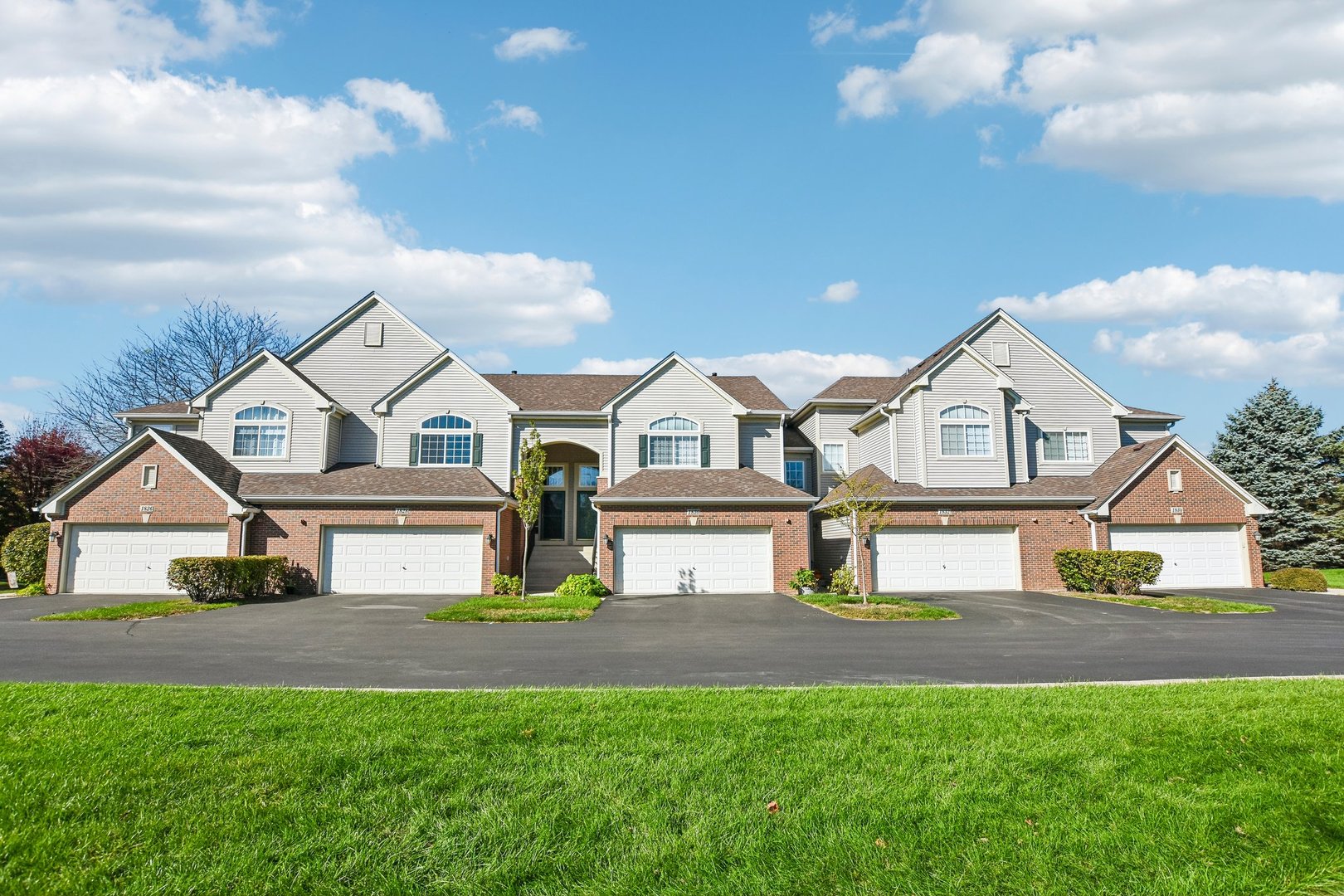1828 Kelberg Avenue Unit 47-2, Hoffman Estates IL 60192
