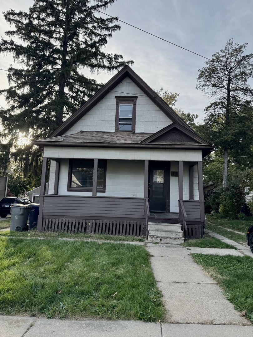 854 S Liberty Street, Elgin IL 60120
