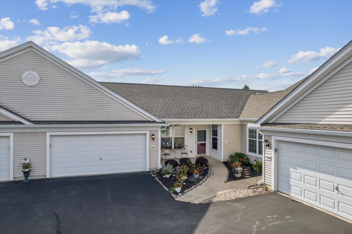 14041 Moraine Hills Drive, Huntley IL 60142