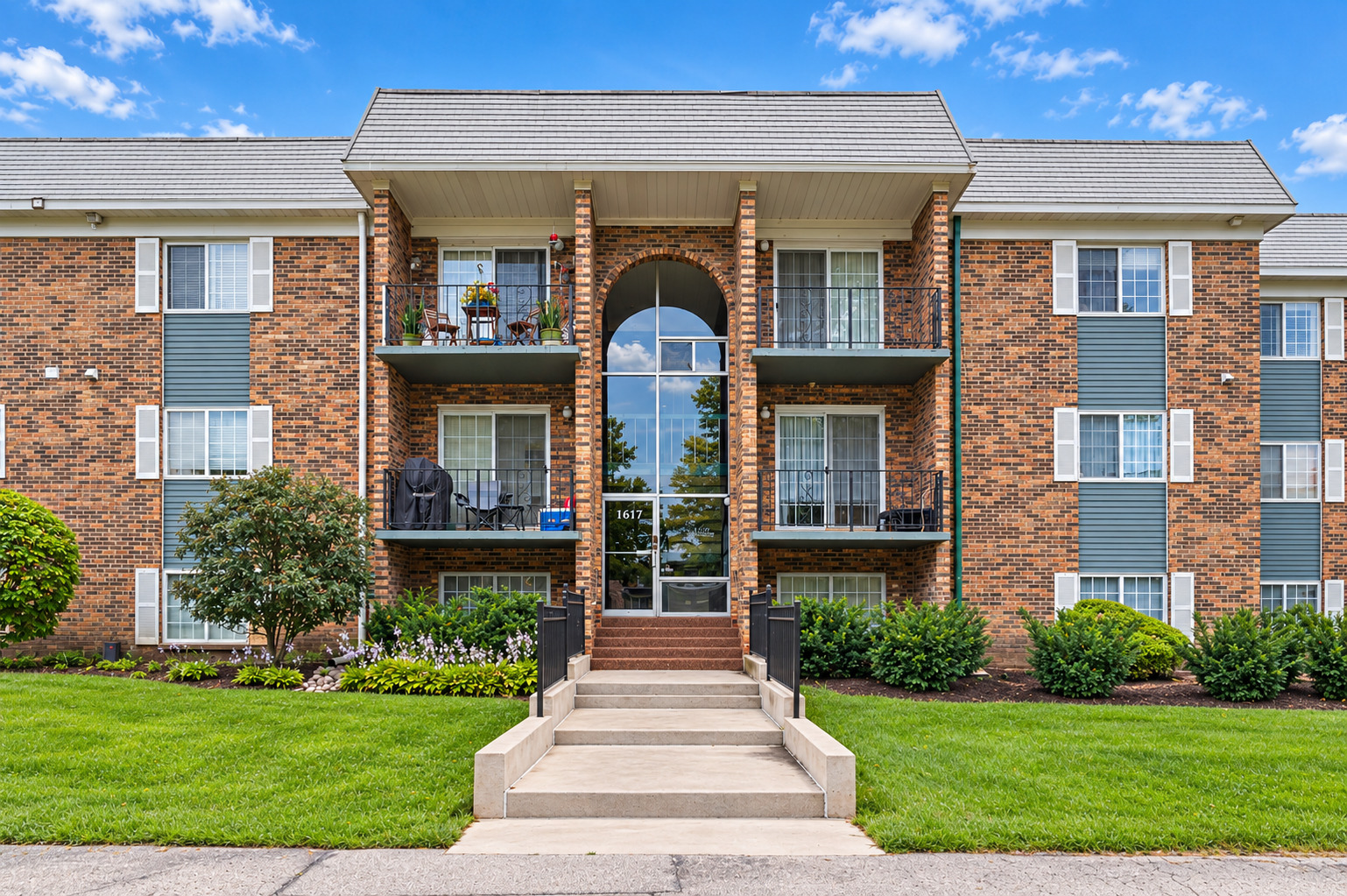 1617 N Windsor Drive Unit 208, Arlington Heights IL 60004