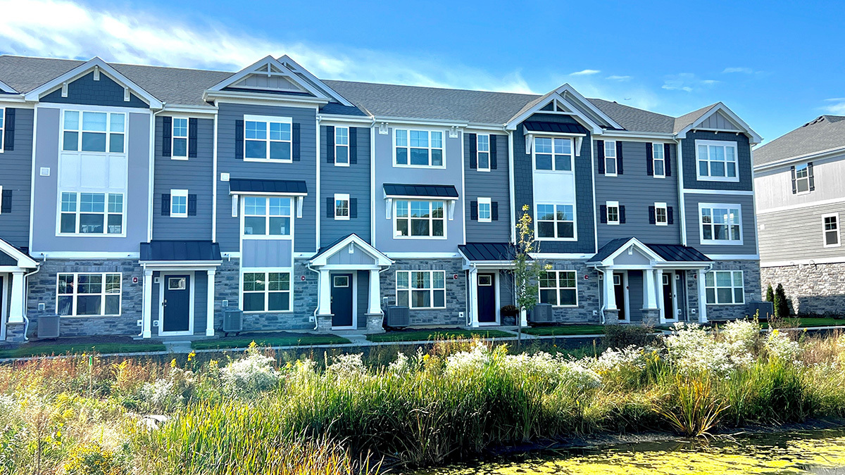 293 Basin Court, St. Charles IL 60174