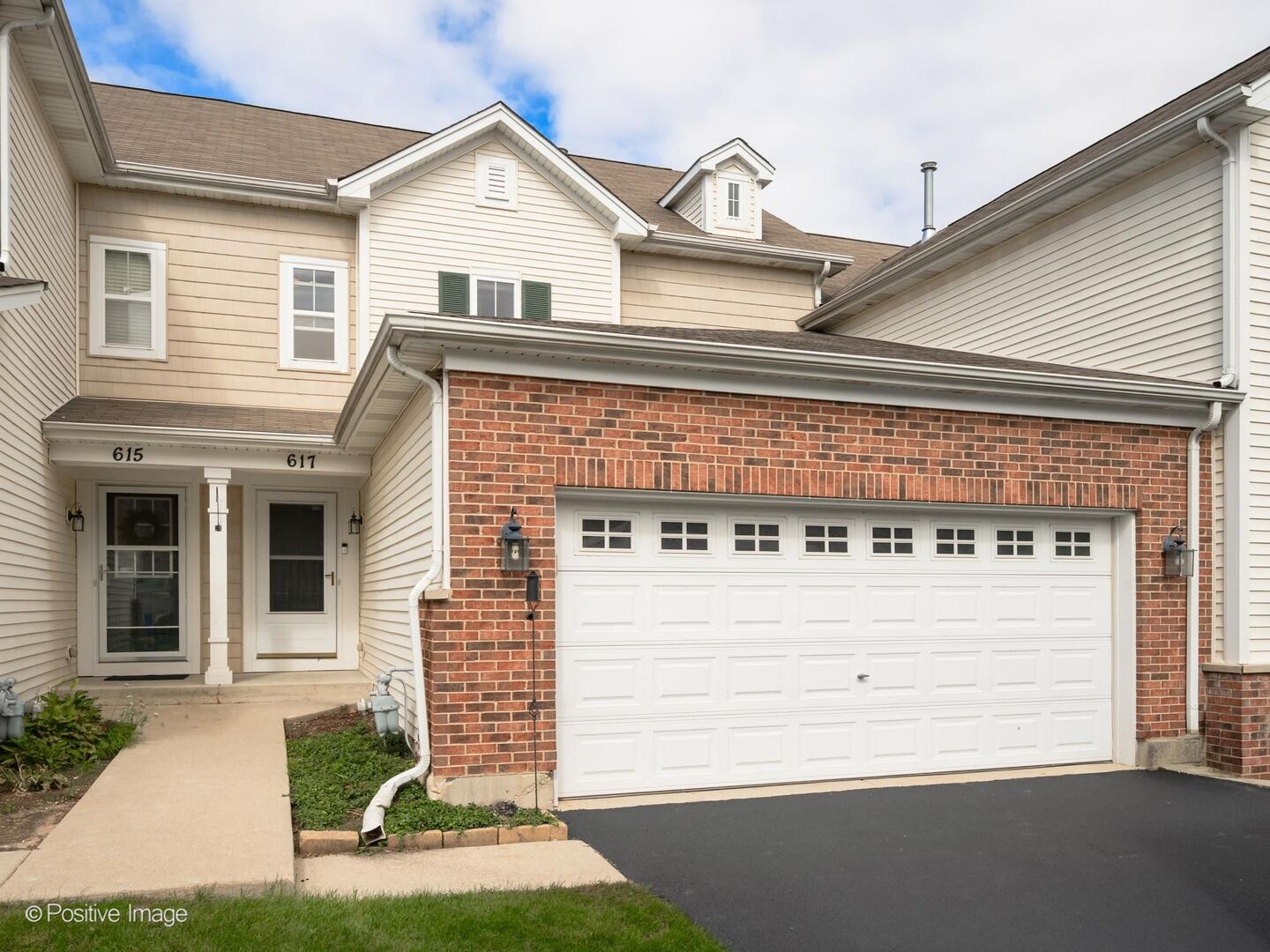 617 GRAND CANYON Circle, Crystal Lake IL 60014