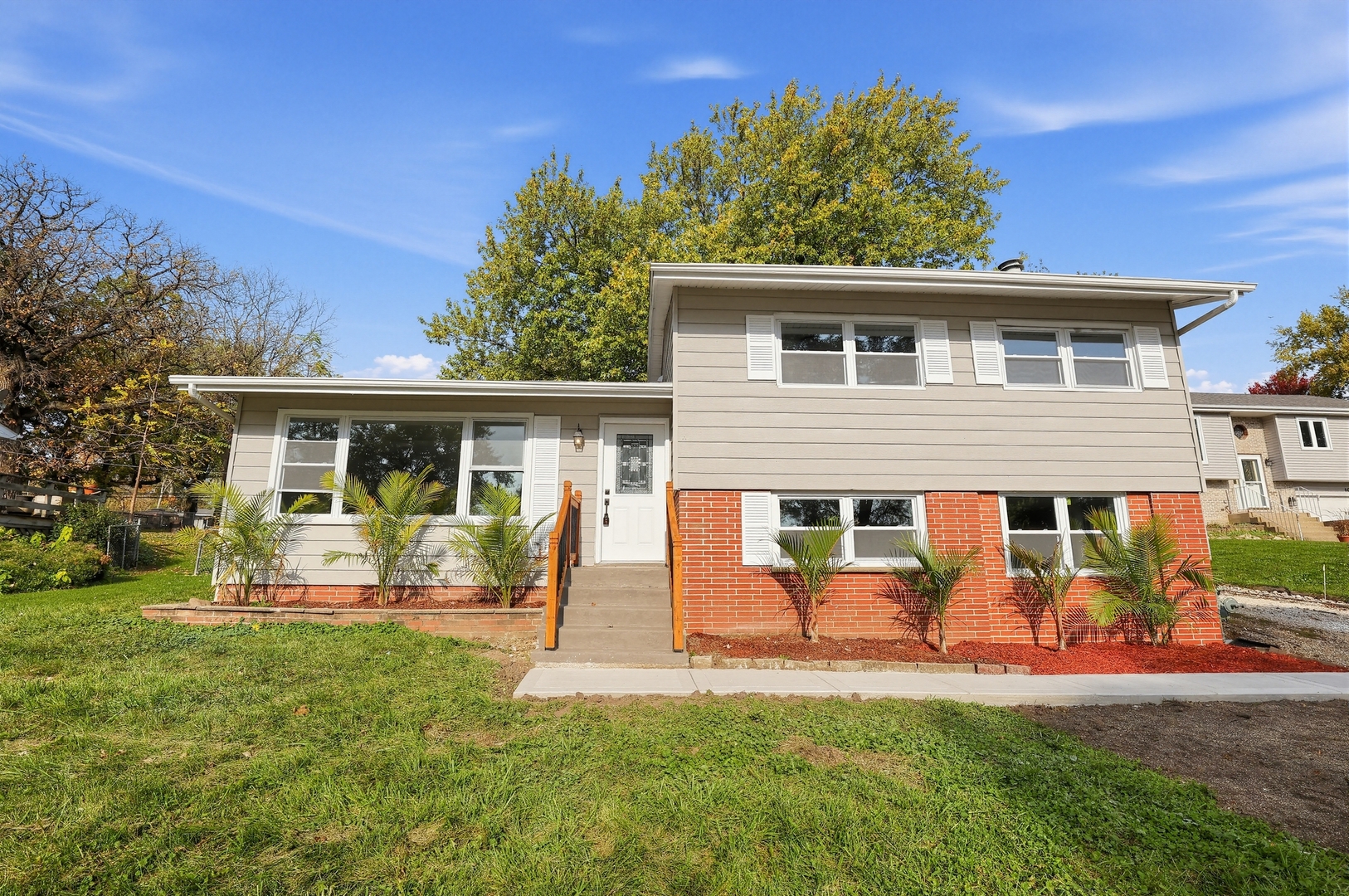 1010 W Meadowlark Drive, Mchenry IL 60051