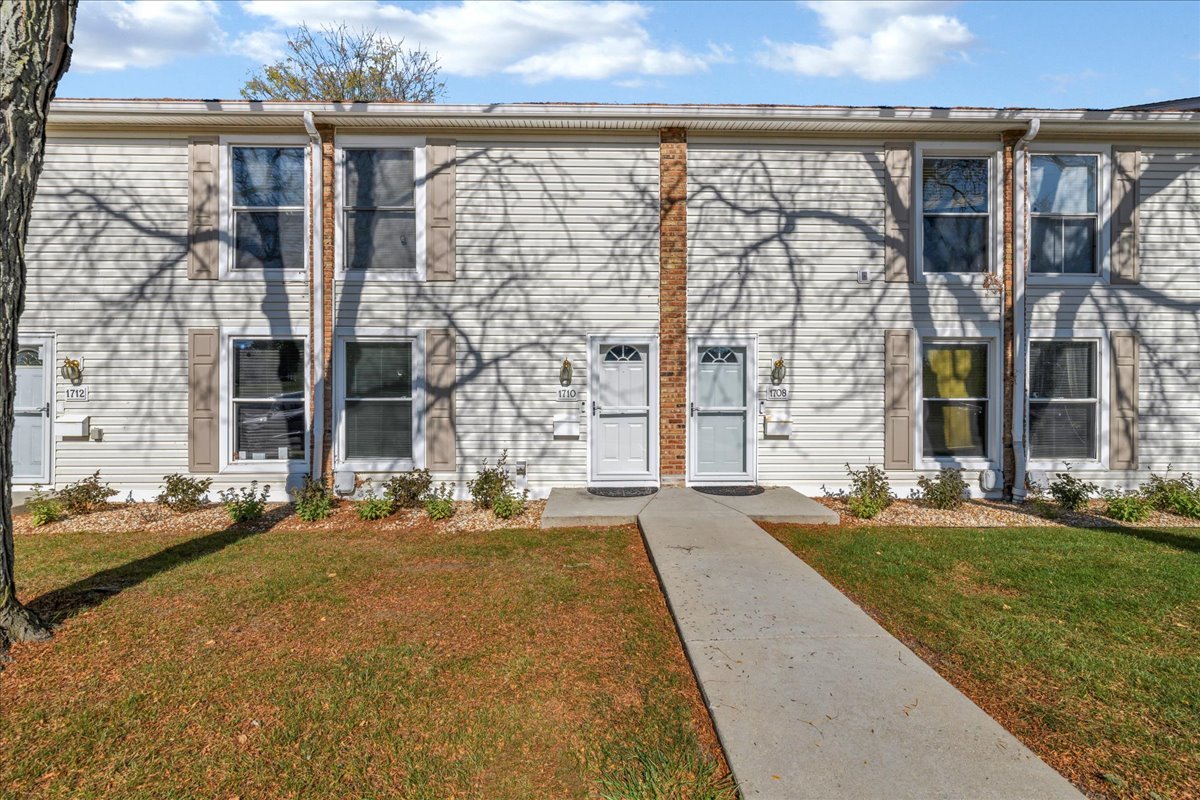 1710 Ardwick Drive, Hoffman Estates IL 60169