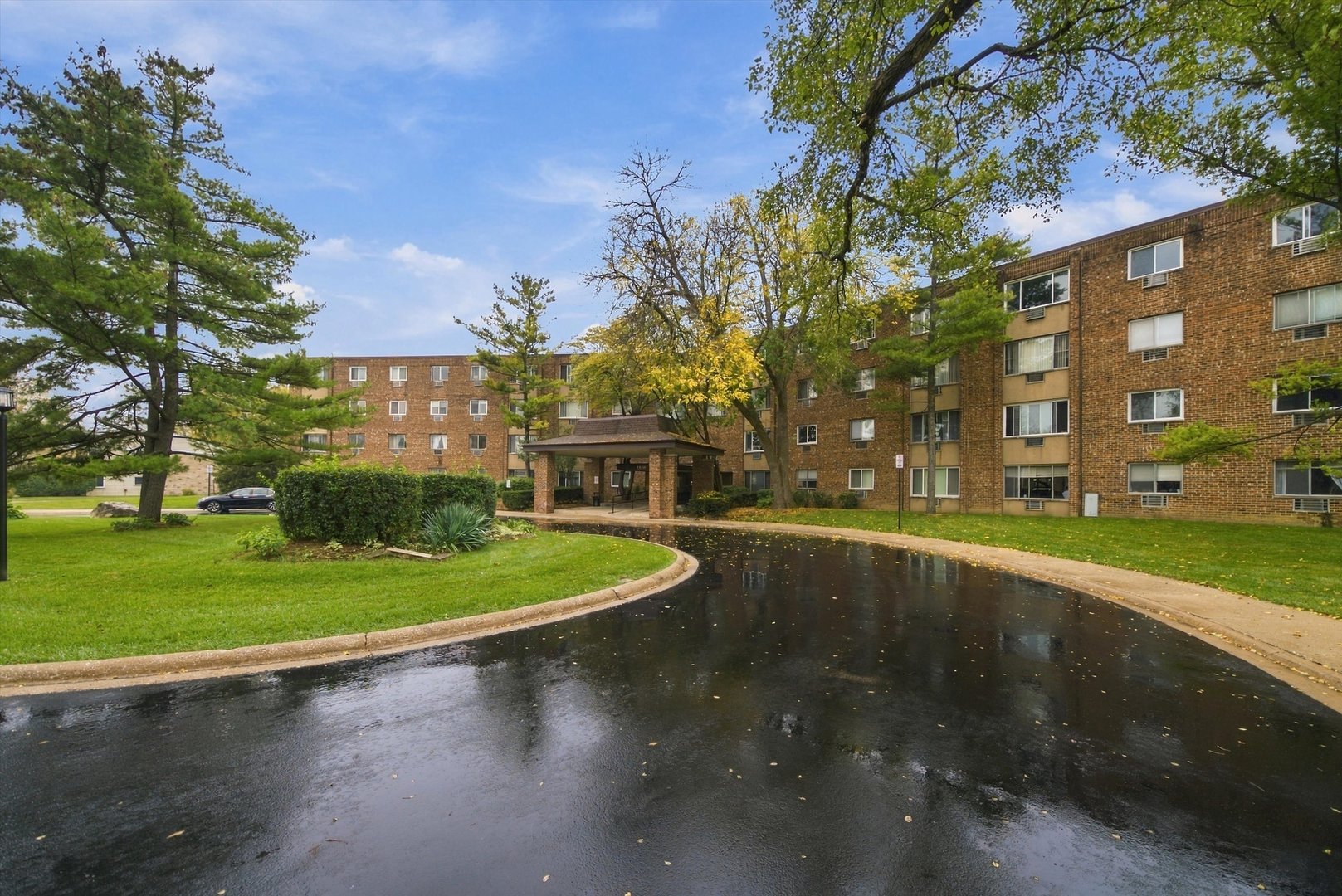 1500 Robin Circle Unit 213, Hoffman Estates IL 60169