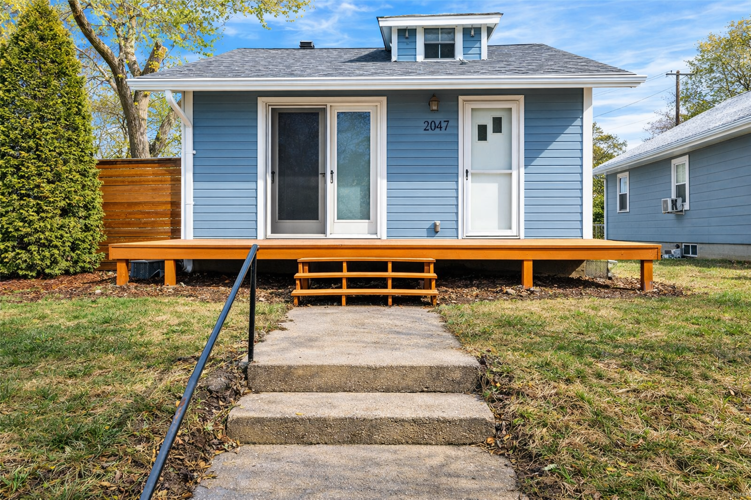 2047 Nokomis Avenue, Saint Paul MN 55119