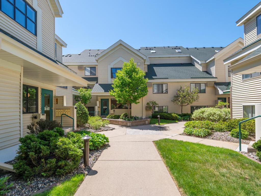 7605 Edinborough Way Unit 6214, Edina MN 55435