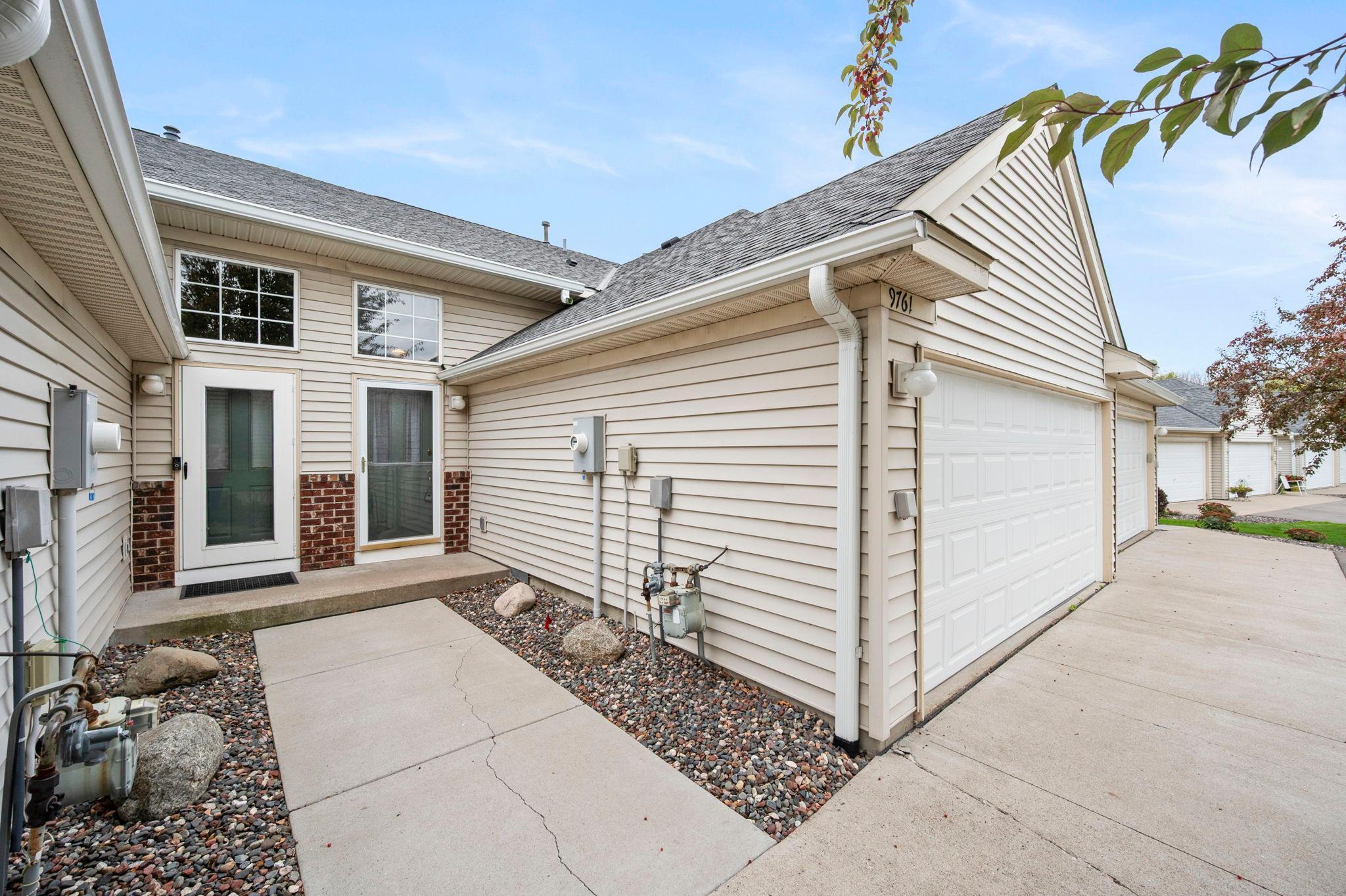 9761 Zinnia Lane N, Maple Grove MN 55369