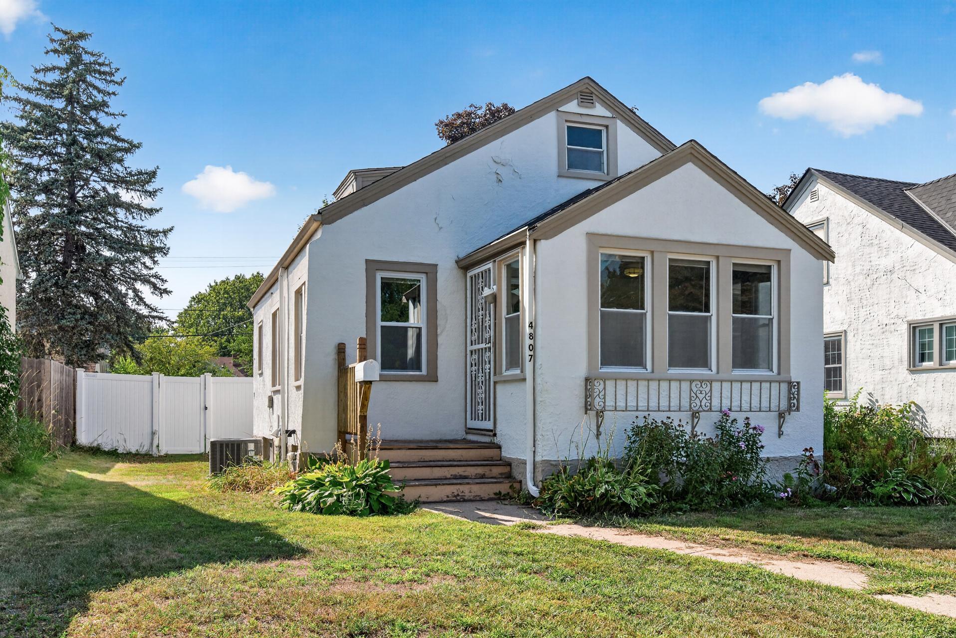 4807 Bryant Avenue N, Minneapolis MN 55430