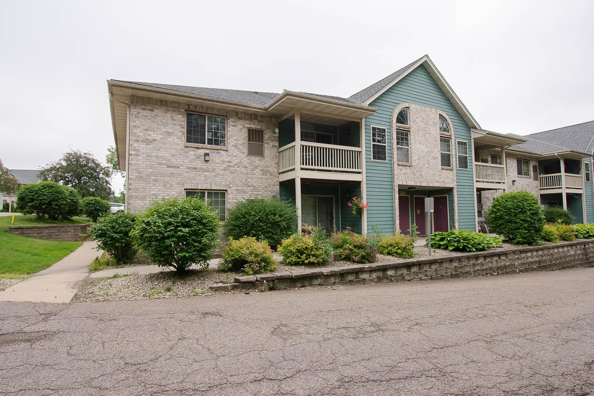 1876 Deerhaven Lane NE Unit 2, Rochester MN 55906