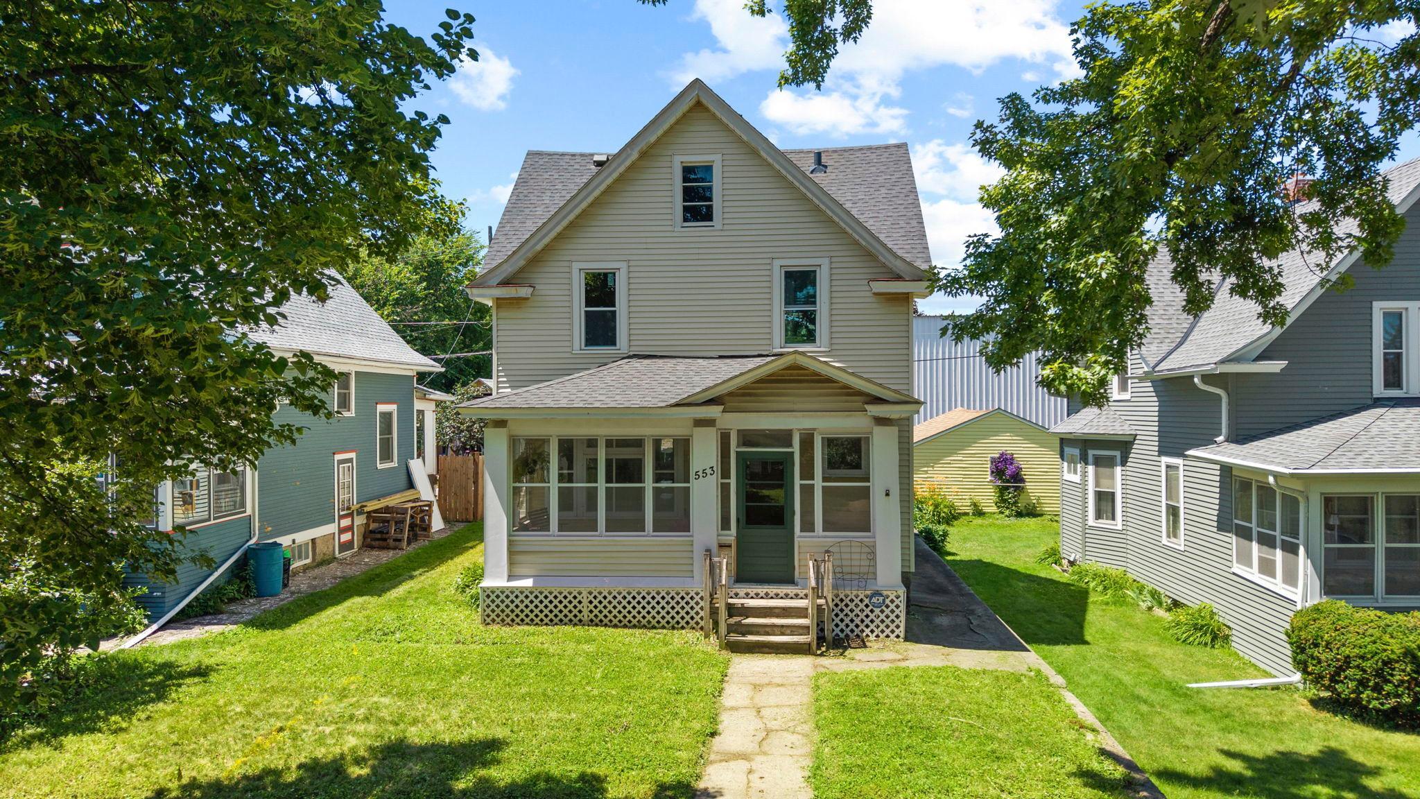 553 Manomin Avenue, Saint Paul MN 55107